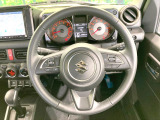 【純正革巻きステアリング】上質な革を使用することで、手にしっかり馴染みとても運転しやすいハンドルです♪