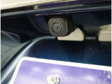 バックカメラが付いているので後方確認が非常にしやすいです。今や運転初心者も熟練者も必須装備!ついていて損はないですね♪