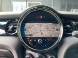 長期にわたる保証を実現。2年間のMINI NEXT保証と延長保証(別途費用)を合わせて最大4年間の保証。万一の故障に長期に備えることができ、ご安心してお乗り頂けます。