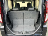 日常の使用に十分な広さの荷室です♪簡単な操作でシートアレンジもできます♪