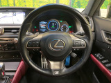 【純正革巻きステアリング】上質な革を使用することで、手にしっかり馴染みとても運転しやすいハンドルです♪