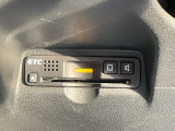 運転席左下にETCがついています。