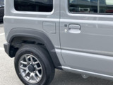 後部座席は、ゆったりとくつろげる空間。長距離ドライブでも疲れにくい設計です。快適な移動時間を過ごせます。同乗者にも好評です。