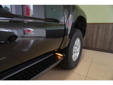 ボディ側面から灯火類周辺までチェックできます。中古車選びで気になる細部もしっかり掲載!