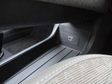 HDMIにも対応していますので端末の映像も車内でお楽しみいただけます