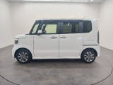 プライバシーガラスが装備されています。外を見る時は気にならず、後方車両からは、車内は見えにくい設計です。