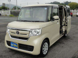 ★両側パワースライドドア★狭い駐車場や壁際などでの乗降りに便利です!操作はワイヤレスリモコン、室内のコントロールスイッチ、ドアハンドルで行えます!挟み込み防止機能付で安心!