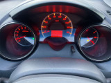 整備スタッフは国家資格を持つプロの整備士です。車検の受入/中間/完成検査と保安基準発行のすべても自社で行います。