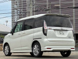 メーカー保証となります。一般保証は新規登録日より初回車検日まで(3年60,000km)、特定保証は新規登録日より5年100,000kmまでとなります。