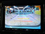 【バックカメラ】駐車時に後方がリアルタイム映像で確認できます。大型商業施設や立体駐車場での駐車時や、夜間のバック時に大活躍!運転スキルに関わらず、今や必須となった装備のひとつです!