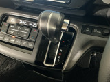 オートマチックシフトレバーは、手になじみ操作しやすい形状で安全運転にもつながります♪