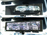 インテリジェント ルームミラーは、車両後方のカメラ映像をミラー面に映し出すので、車内の状況や、天候などに影響されず、いつでもクリアな後方視界が得られます