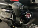 オートマチックシフトレバーは、手になじみ操作しやすい形状で安全運転にもつながります♪