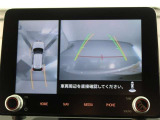 パノラミックビューモニター付きです。車両を上から見たような映像をディスプレイオーディオ画面に表示。運転席からの目視だけでは見にくい、車両周辺の状況をリアルタイムでしっかり確認できます。