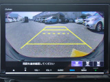 ◆【リアカメラ】が装着されています。リバースに入れるだけで映ります。後方の安全確認や、狭い駐車場での車庫入れ、雨の日や夜間など視界の悪い時に便利です。安全にバックする為には欠かせない装備です。