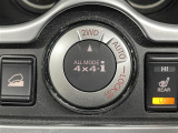 【ALL-MODE 4&times;4:オールモード・フォーバイフォー】ニッサンが開発した電子制御4WDシステム。卓越した悪路走破性に加え、優れた走行安定性を実現します。