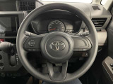 快適な操作性の運転席、ハンドルも綺麗に清掃済みです!もちろん安全を守るエアバッグも装備しているので安心してお乗りいただけます(^^)