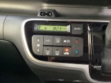フルオートエアコンが装備されています!お好みの温度設定をするだけでエアコンの風量やモードの切り替えを自動でコントロールしてくれます!
