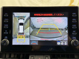 専用の4つのカメラにより、上から見下ろしたような視点で360度クルマの周囲を確認することができます!死角部分も確認しやすく、狭い場所での切り返しや前が長い車でも前の様子が見えます!