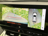 後方確認をサポートし、安全な駐車操作をアシスト。ガイドライン表示で、狭い場所でもスムーズに駐車できます。安心してお乗りいただけます。