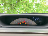 視認性の高いメーター類で、運転状況を的確に把握。シンプルで洗練されたデザインが、ドライバーを魅了します。