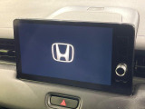 【メーカー純正9インチナビ】インテリアに溶け込むスタイリッシュな「専用設計」メーカーナビを装備♪視認性や操作性など基本性能にも優れ、より上質なカーライフをお楽しみいただけます。