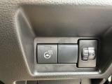 ドライバーの冷えた手を素早く温めることで、運転し始めの快適性を向上させるステアリングヒーター!