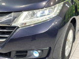 【LEDヘッドライト】悪天候や夜間走行時も良好な視界を確保し安心して運転できる高輝度LEDヘッドライトを装備!点灯速度が早く、消費電力も抑えられています。