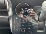 【エアコン】『エアコン装備』の画像になります。暑い夏でも寒い冬でも、車内に快適な空気を届けるので、いつでも快適な車内空間を創り上げます!