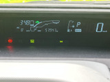 視認性の高いメーター類は、運転に必要な情報を的確にドライバーに伝えます。運転状況を把握しやすく、安全運転をサポートします。