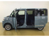 開口部が広く、乗り降りのしやすいお車です