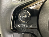 ステアリングスイッチがついていますので、オーディオのチャンネル変更、ボリューム、ジャンル変更が操作可能です。ハンドルから手を離さず安全に操作できます。