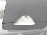【スマートアシスト】走行中に前方の車両等を認識し、衝突しそうな時は警報とブレーキで衝突回避と被害軽減をアシスト。より安全にドライブをお楽しみいただけます。
