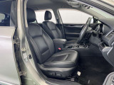 車を運転する際には運転席の存在は欠かせません。しっかりとチェックしたいポイントですね。