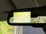 後方確認がしやすい、バックモニターを搭載。狭い道や駐車時も安心です。ガイド表示で、より安全な運転をサポートします。