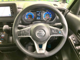 インテリアに合わせたデザインのステアリングは、運転される方のことも考え、運転しやすい形状、大きさです。是非一度、実際に触ってお確かめください。
