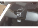 現代の車社会の必需品。ドライブレコーダー装着。エンジン始動後の一部始終を記録します。