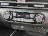 オートエアコンで温度を設定するだけで快適な車内環境を維持することができます!
