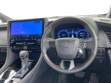 運転席まわりです。 各操作スイッチは使いやすい位置に配置されてます。