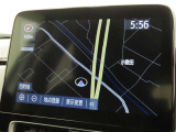 メーカー装着のディスプレイオーディオを装備しております。