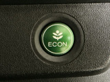 ★ECONスイッチ★ エコドライブを加速しよう!スイッチをONにすると、運転の仕方によるロスを抑え込み燃費をよくするようクルマが頑張ります(*^ー^*)燃費向上にチャレンジ♪
