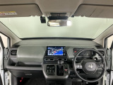 【前方視界】開放的な前方視界!運転がしやすく疲れにくいです♪窓が大きく、見通しがとっても良いおクルマですよ♪