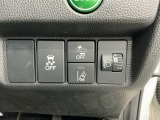 車がカーブの外側へ膨らんだり内側へ巻き込んだりする挙動を防止する横滑り防止装置、万が一の時にあると心強いホンダセンシング機能-衝突軽減ブレーキ・路外逸脱抑制機能付きです!