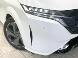【LEDヘッドライト】悪天候や夜間走行時も良好な視界を確保し安心して運転できる高輝度LEDヘッドライトを装備!点灯速度が早く、消費電力も抑えられています。