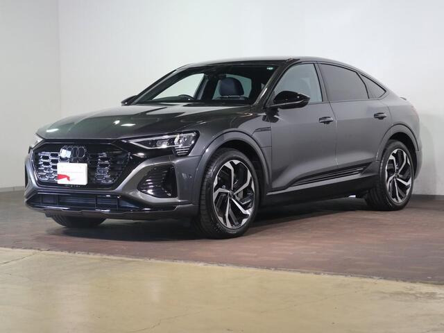 Q8スポーツバック e-tron 55 クワトロ Sライン 4WD