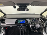 【前方視界】開放的な前方視界!運転がしやすく疲れにくいです♪窓が大きく、見通しがとっても良いおクルマですよ♪