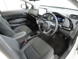 シンプルで使いやすいデザインの運転席です。