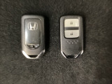 ハンドルにHondaセンシング系のクルーズコントロールやレーンキープアシストなどの操作スイッチが装備されています。ハンドルから手を離さず安全に操作できます。