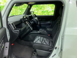 運転席からの視界は良好で、運転操作もスムーズに行えます。シートの座り心地も良く、長時間の運転でも疲れにくいでしょう。