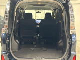 普段のお買い物や通勤、送迎等に十分な荷室スペースを確保しております。セカンドシートを倒すと、大きな荷物の積載も可能です♪